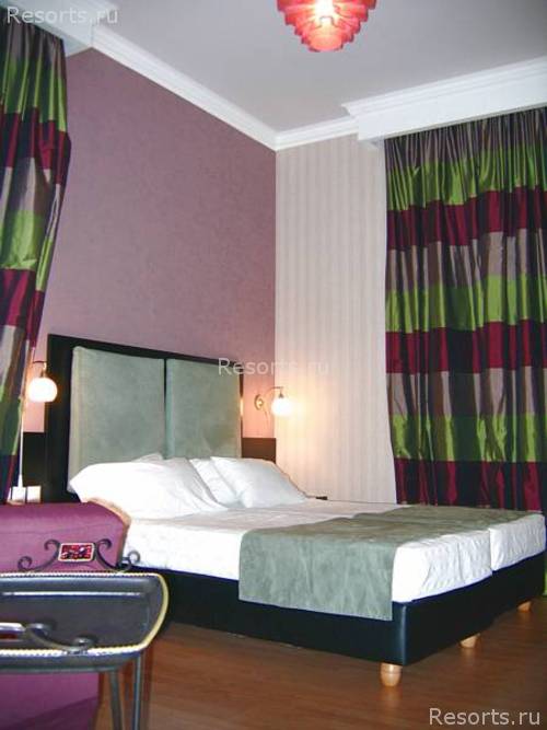 Delphi Art Hotel 17